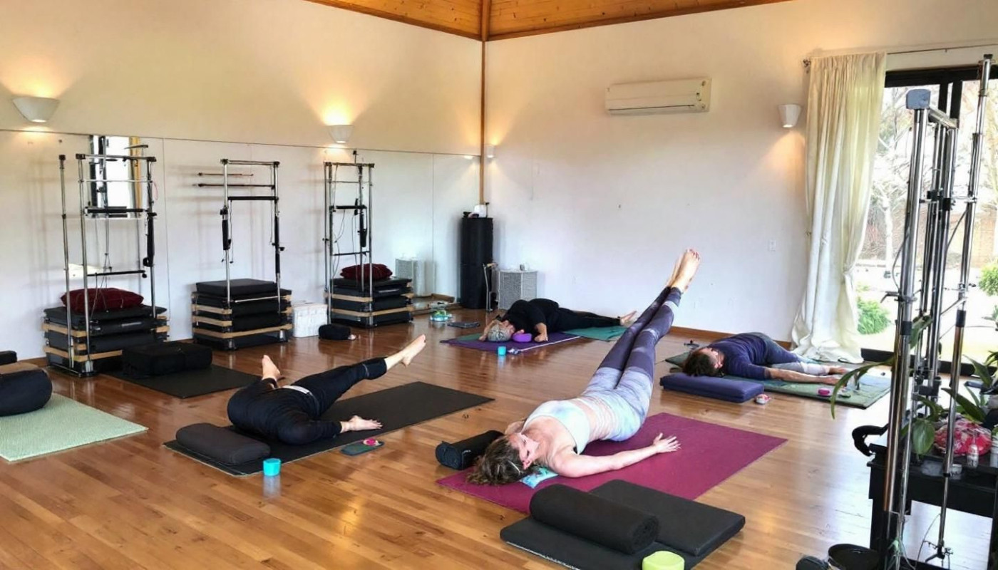 Comment les cours de Pilates adaptés améliorent votre bien-être quotidien
